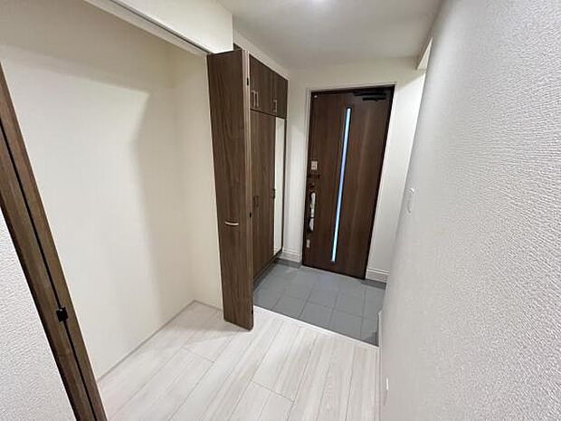 中の物を確認しやすく、取り出しやすい収納スペース。お部屋を広々とお使いいただけます。