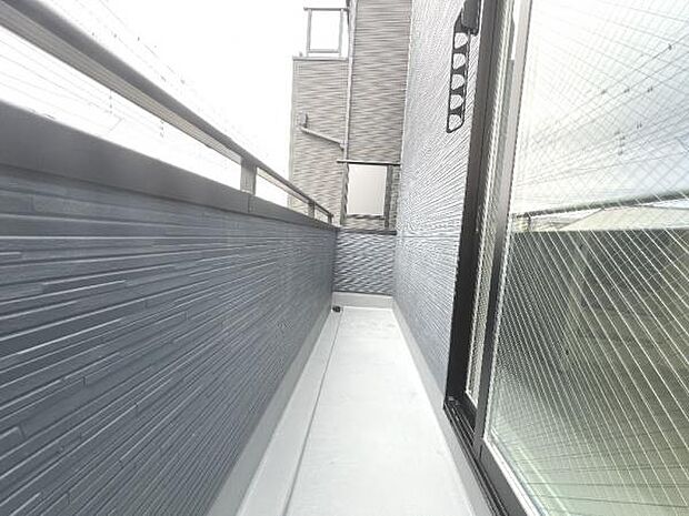 お洗濯ものを気持ち良く太陽の光で干せるのが嬉しいですね。