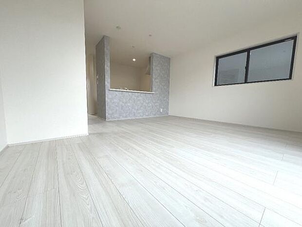 ご家族が集うLDKは約17.5帖の広さ、団らんの空間です。