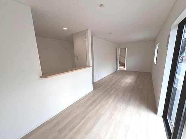 ご家族が集うLDKは約16.7帖の広さ、団らんの空間です。