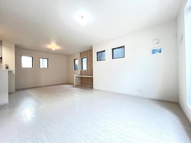 ご家族の温かい時間を演出するダイニングスペースです。