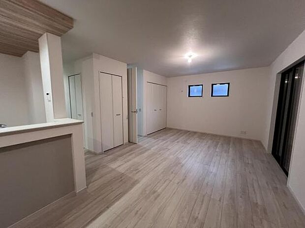 家族団らんの場所としてゆったりと居心地の良いリビングです明るい日差しが入る風通しの良いリビングですご