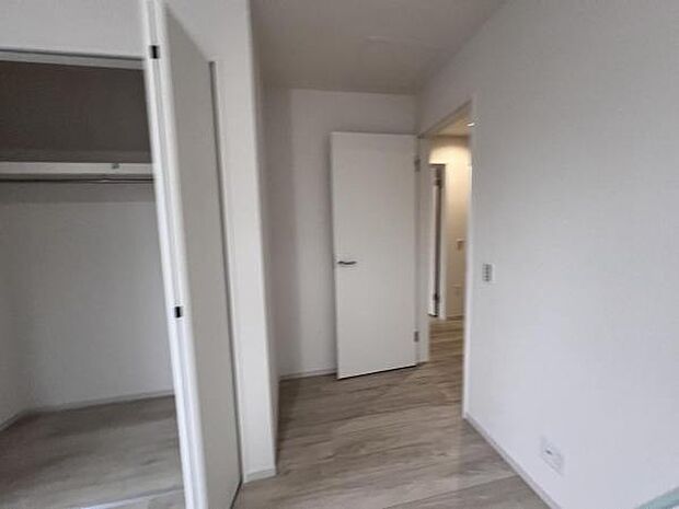 いつでもお部屋をスッキリお使い頂ける収納スペースを設置中の物を確認しやすく取り出しやすい収納スペース