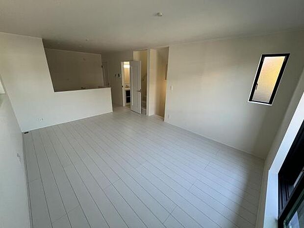 家族団らんの場所としてゆったりと居心地の良いリビングです。