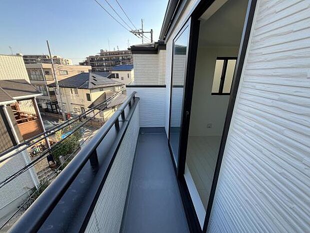 お洗濯ものを気持ち良く太陽の光で干せるのが嬉しいですね。