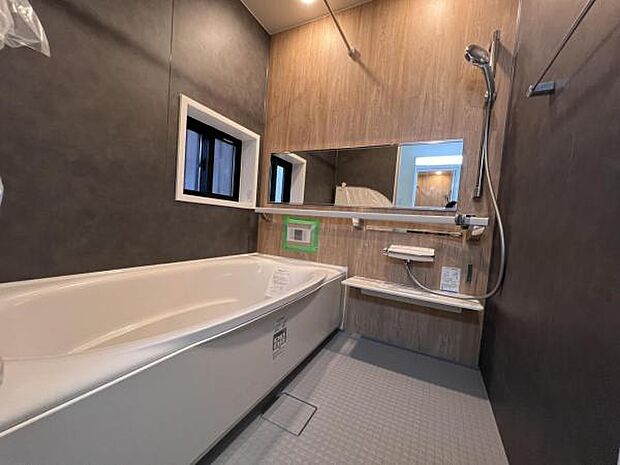 スタイリッシュな浴室で1日の疲れをゆったり癒されるのもいいですね。