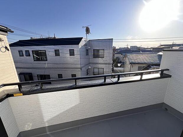 お洗濯ものを気持ち良く太陽の光で干せるのが嬉しいですね。