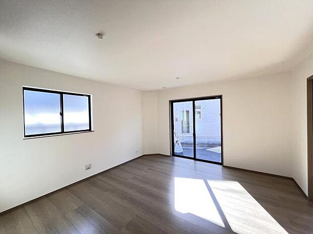 リビングダイニングになります。ご家族そろっての素敵な空間になりそうですね。