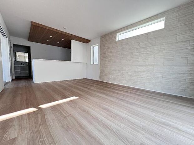 リビングダイニングになります。ご家族そろっての素敵な空間になりそうですね。