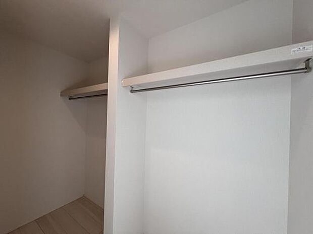 いつでもお部屋をスッキリお使い頂ける収納スペースを設置中の物を確認しやすく取り出しやすい収納スペース