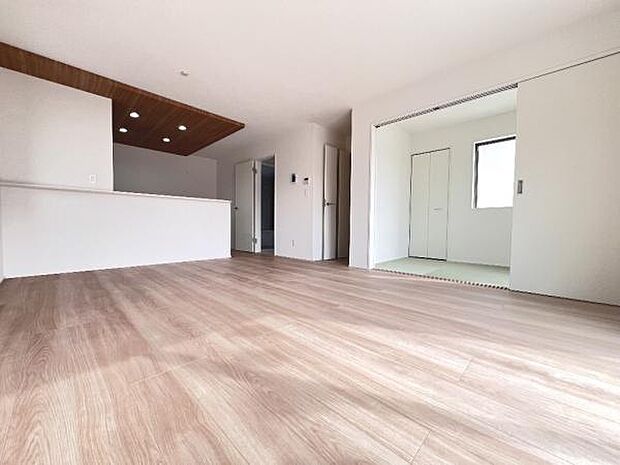 ご家族が集うLDKは約16.5帖の広さ、団らんの空間です。