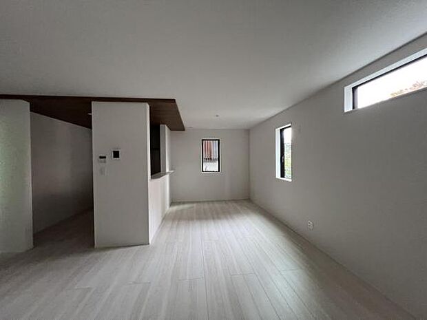 リビングダイニングになりますご家族そろっての素敵な空間になりそうですね暖かな日差しが差し込むリビング