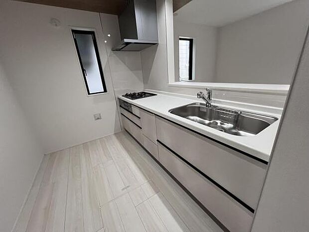 料理の時間が楽しくなるキッチンスペースです作業スペースが広く家事動線をゆったりと確保できるキッチン