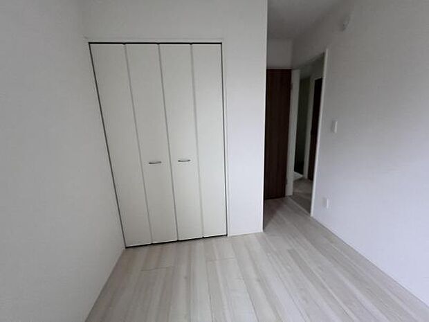 いつでもお部屋をスッキリお使い頂ける収納スペースを設置中の物を確認しやすく取り出しやすい収納スペース