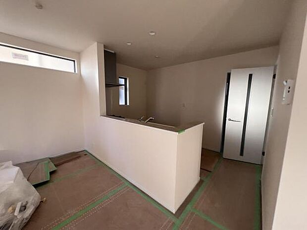 家族団らんの場所としてゆったりと居心地の良いリビングです明るい日差しが入る風通しの良いリビングですご