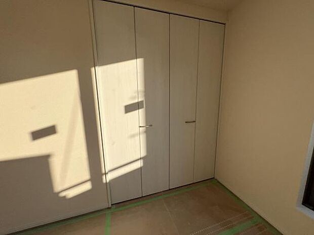 いつでもお部屋をスッキリお使い頂ける収納スペースを設置中の物を確認しやすく取り出しやすい収納スペース