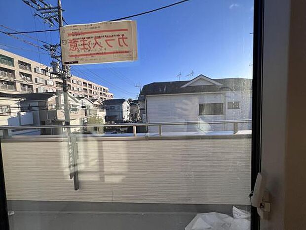 お住まいからの眺望ですバルコニーからの眺望です明るい陽射しを浴びながらゆったりと過ごすのも良いですね