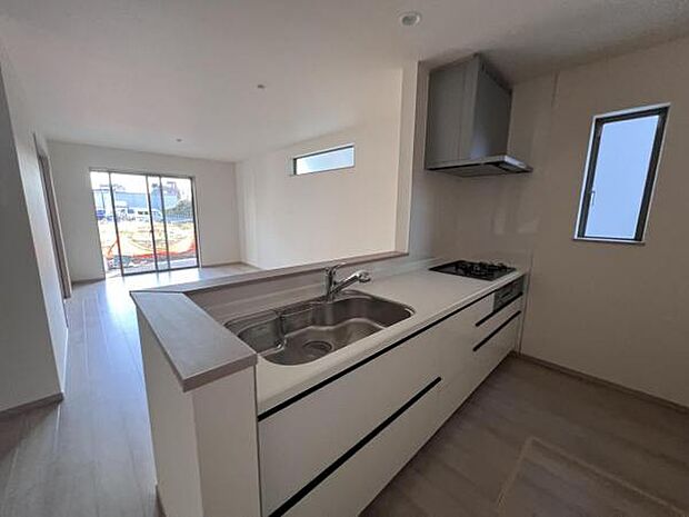 料理の時間が楽しくなるキッチンスペースです作業スペースが広く家事動線をゆったりと確保できるキッチン