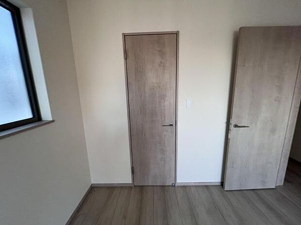 いつでもお部屋をスッキリお使い頂ける収納スペースを設置中の物を確認しやすく取り出しやすい収納スペース