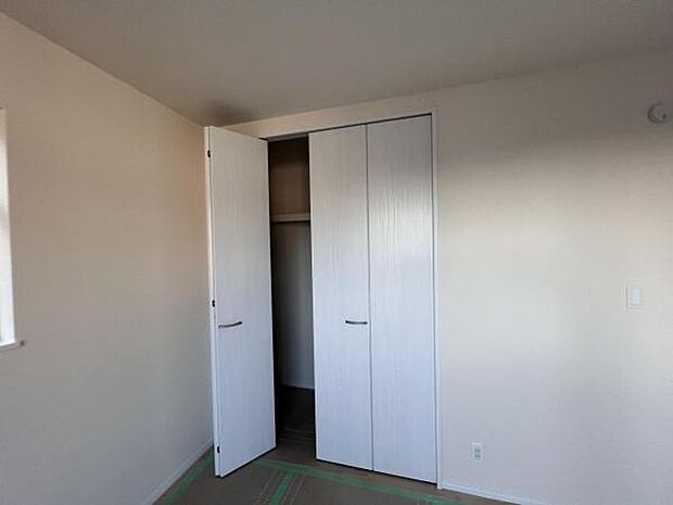 いつでもお部屋をスッキリお使い頂ける収納スペースを設置中の物を確認しやすく取り出しやすい収納スペース