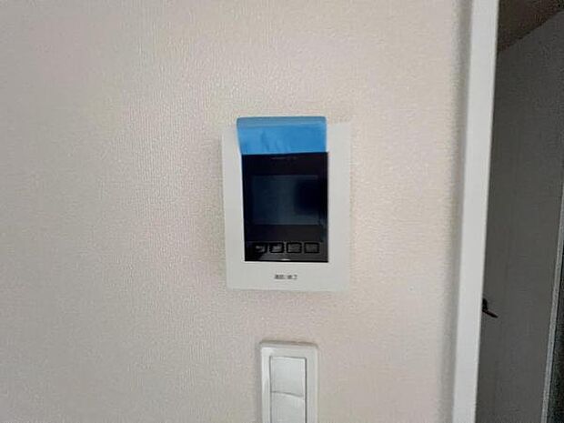 訪問者を確認できるTVモニター付きインターフォンです。