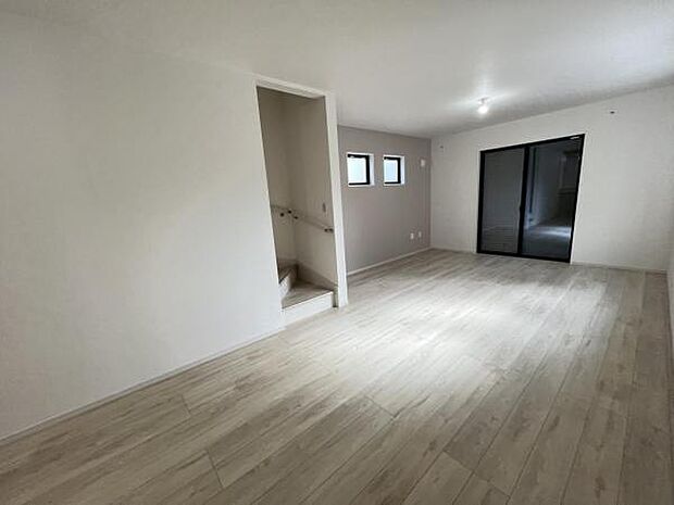 家族団らんの場所としてゆったりと居心地の良いリビングです明るい日差しが入る風通しの良いリビングですご