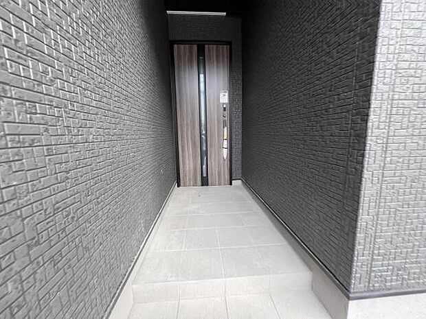 いつも気持ちよくご家族を迎えられる玄関です。綺麗で明るい玄関でお客様をお迎えいただけます。