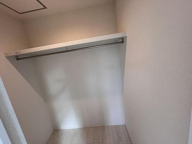 いつでもお部屋をスッキリお使い頂ける収納スペースを設置中の物を確認しやすく取り出しやすい収納スペース