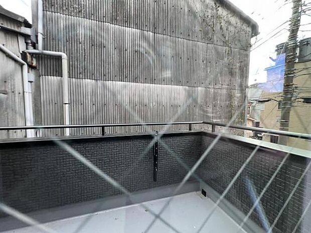 お住まいからの眺望ですバルコニーからの眺望です明るい陽射しを浴びながらゆったりと過ごすのも良いですね