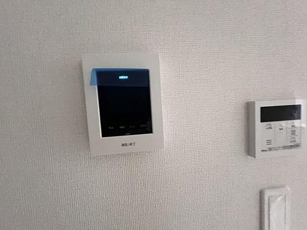 訪問者を確認できるTVモニター付きインターフォンです。