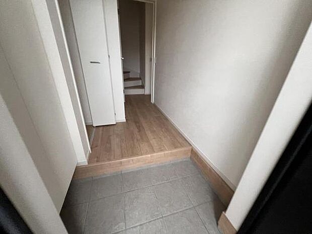 いつも気持ちよくご家族を迎えられる玄関です。綺麗で明るい玄関でお客様をお迎えいただけます。