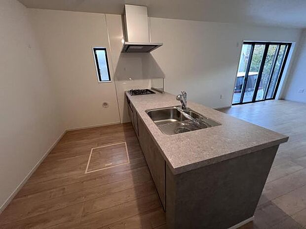 料理の時間が楽しくなるキッチンスペースです作業スペースが広く家事動線をゆったりと確保できるキッチン