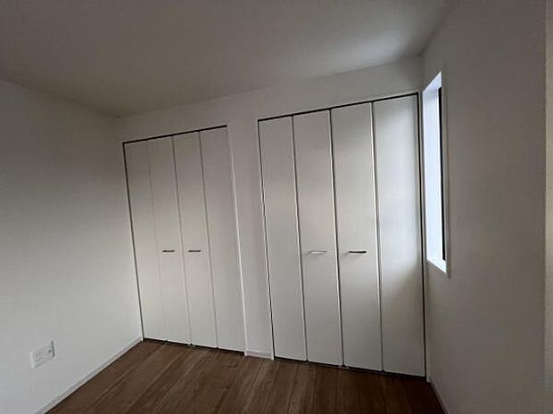 いつでもお部屋をスッキリお使い頂ける収納スペースを設置中の物を確認しやすく取り出しやすい収納スペース