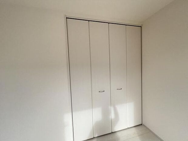 いつでもお部屋をスッキリお使い頂ける収納スペースを設置中の物を確認しやすく取り出しやすい収納スペース