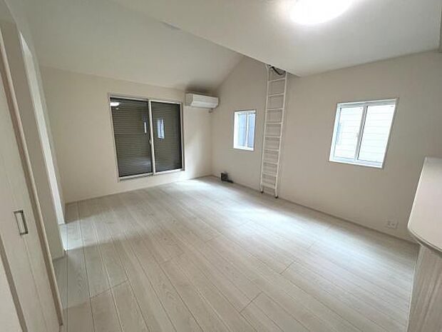 リビングダイニングになります。ご家族そろっての素敵な空間になりそうですね。