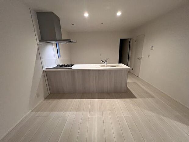 家族団らんの場所としてゆったりと居心地の良いリビングです明るい日差しが入る風通しの良いリビングですご