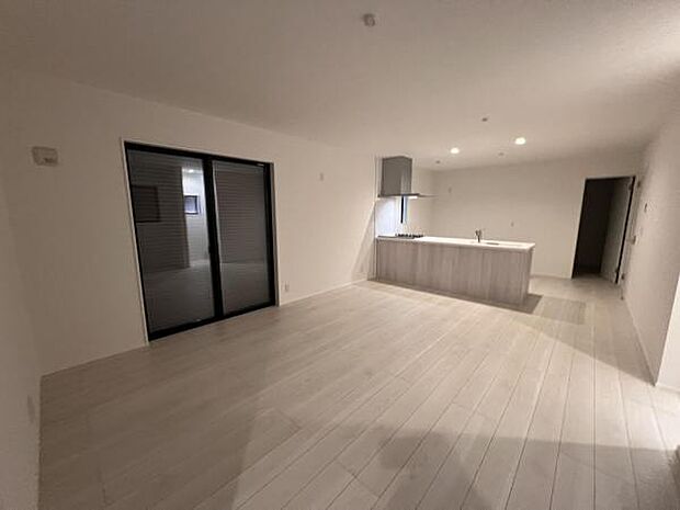 リビングダイニングになりますご家族そろっての素敵な空間になりそうですね暖かな日差しが差し込むリビング