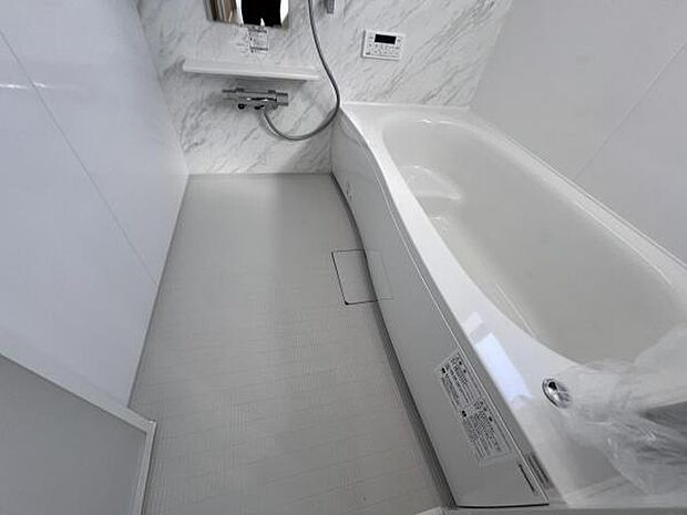 お風呂でほっとひといき1日の疲れを癒しましょうスタイリッシュな浴室で1日の疲れをゆったり癒されるのも