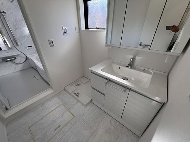 お天気を気にせずお洗濯ができ、室内干し可能です。