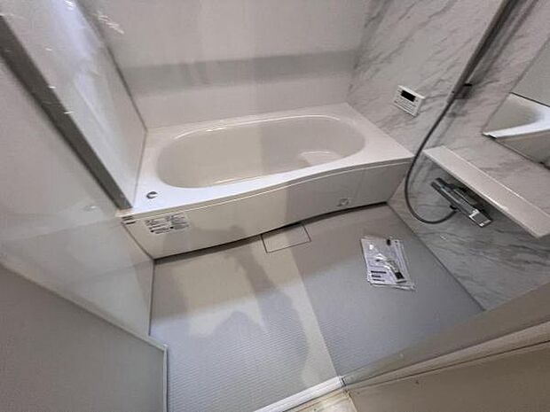 お風呂でほっとひといき1日の疲れを癒しましょうスタイリッシュな浴室で1日の疲れをゆったり癒されるのも