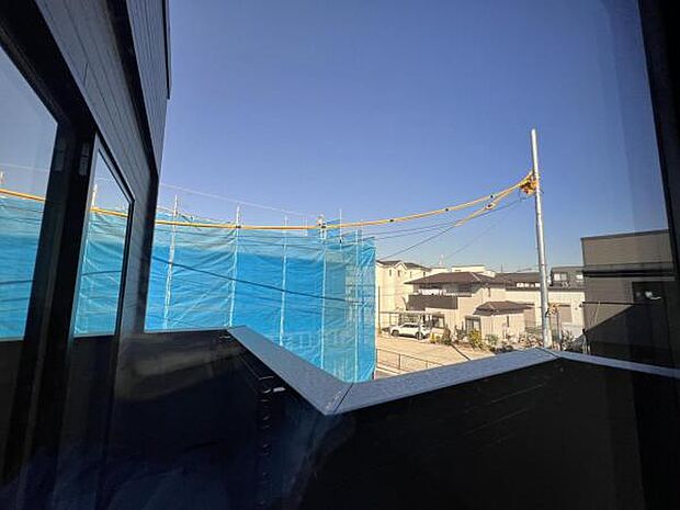 お住まいからの眺望ですバルコニーからの眺望です明るい陽射しを浴びながらゆったりと過ごすのも良いですね