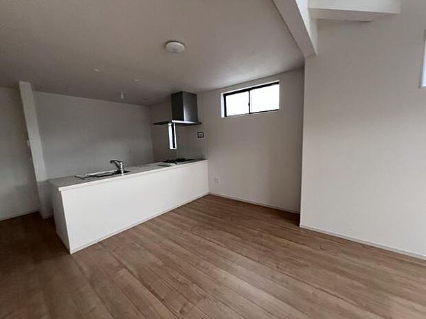 家族団らんの場所としてゆったりと居心地の良いリビングです明るい日差しが入る風通しの良いリビングですご