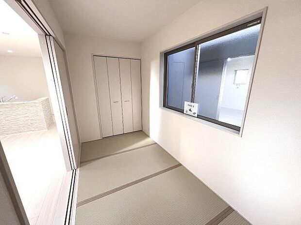 和室スペースです。畳のお部屋は寛げる空間ですね。
