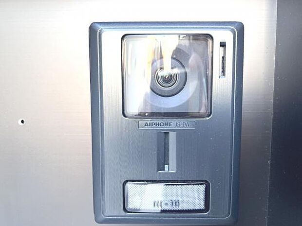 訪問者を確認できるTVモニター付きインターフォンです。