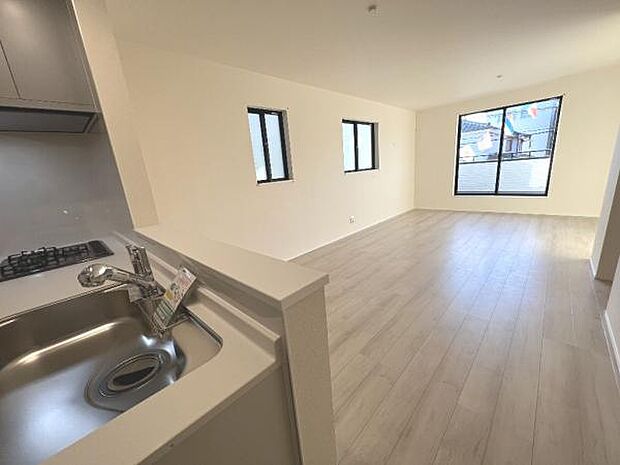 ご家族の温かい時間を演出するダイニングスペースです。