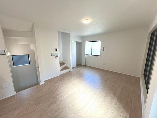 リビングダイニングになります。ご家族そろっての素敵な空間になりそうですね。