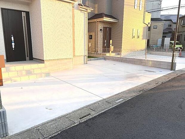 セカンドカーにも便利な駐車2台可能です。