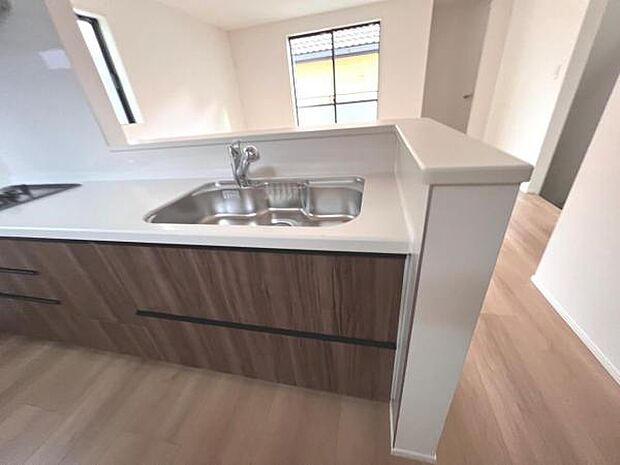 ご家族の温かい時間を演出するダイニングスペースです。