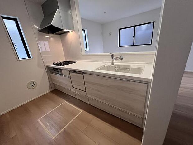 料理の時間が楽しくなるキッチンスペースです作業スペースが広く家事動線をゆったりと確保できるキッチン