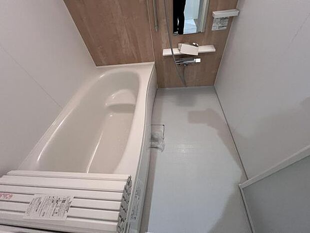 お風呂でほっとひといき1日の疲れを癒しましょうスタイリッシュな浴室で1日の疲れをゆったり癒されるのも